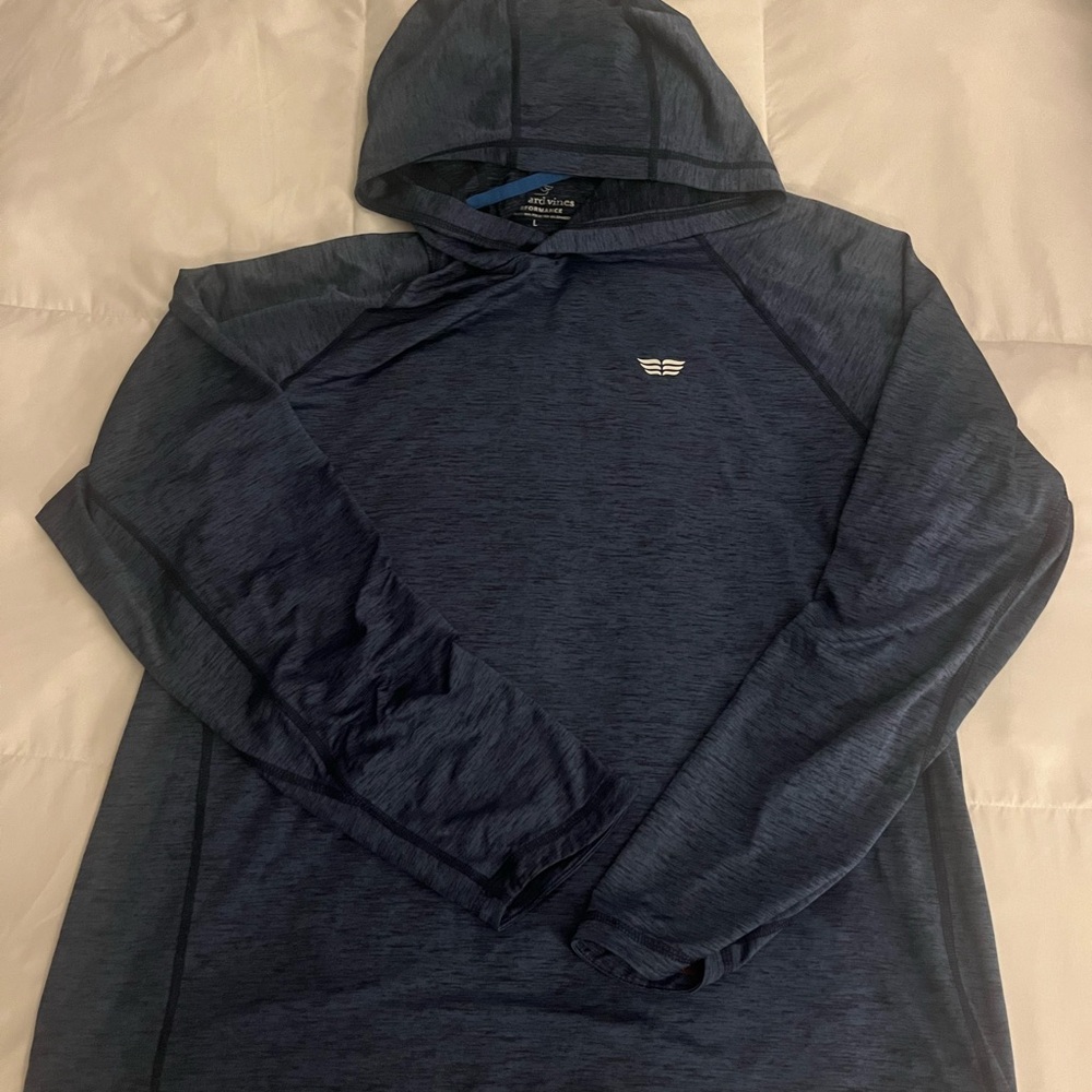 Vineyard Vines Performance Long Sleeve Hoodie